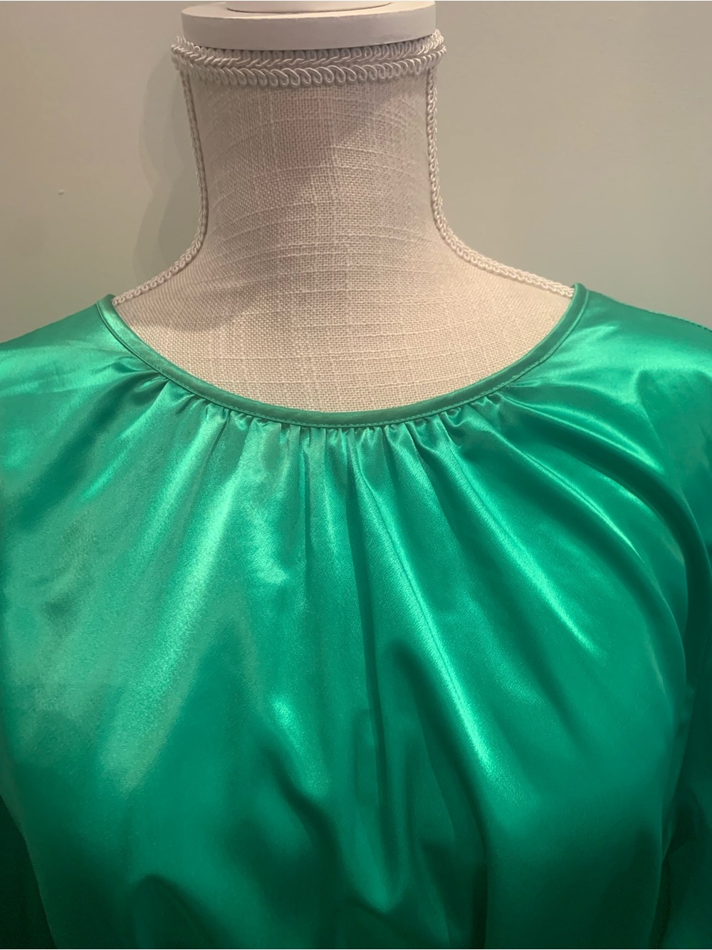 🌸A NEW DAY🌸NWT! LONG-SLEEVE, BELTED A-LINE, SATIN MIDI DRESS. - Picture 2 of 9